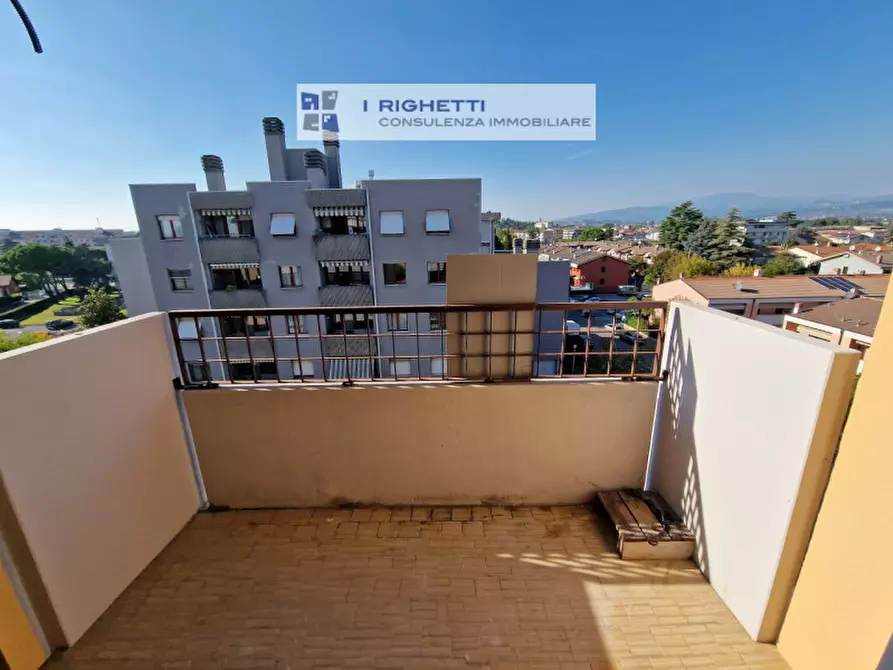 Immagine 11 di Appartamento in vendita  in Via Crotone a Verona