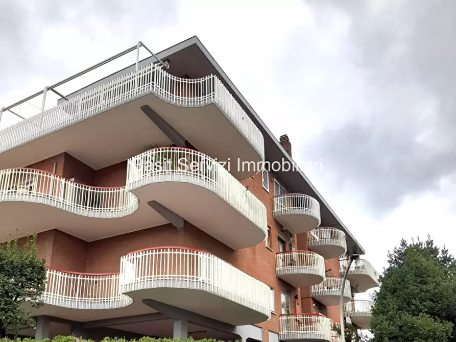 Immagine 2 di Appartamento in vendita  in Via Andrea del Verrocchio a Roma