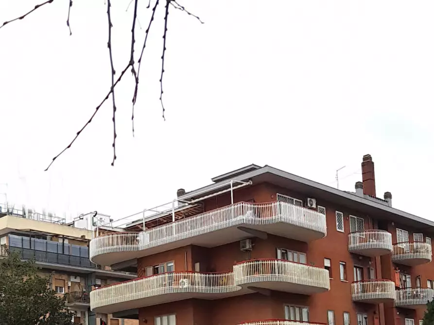 Immagine 9 di Appartamento in vendita  in Via Andrea del Verrocchio a Roma