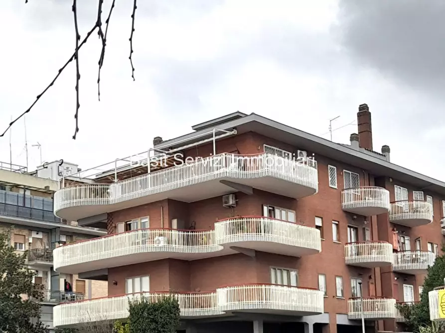 Immagine 11 di Appartamento in vendita  in Via Andrea del Verrocchio a Roma
