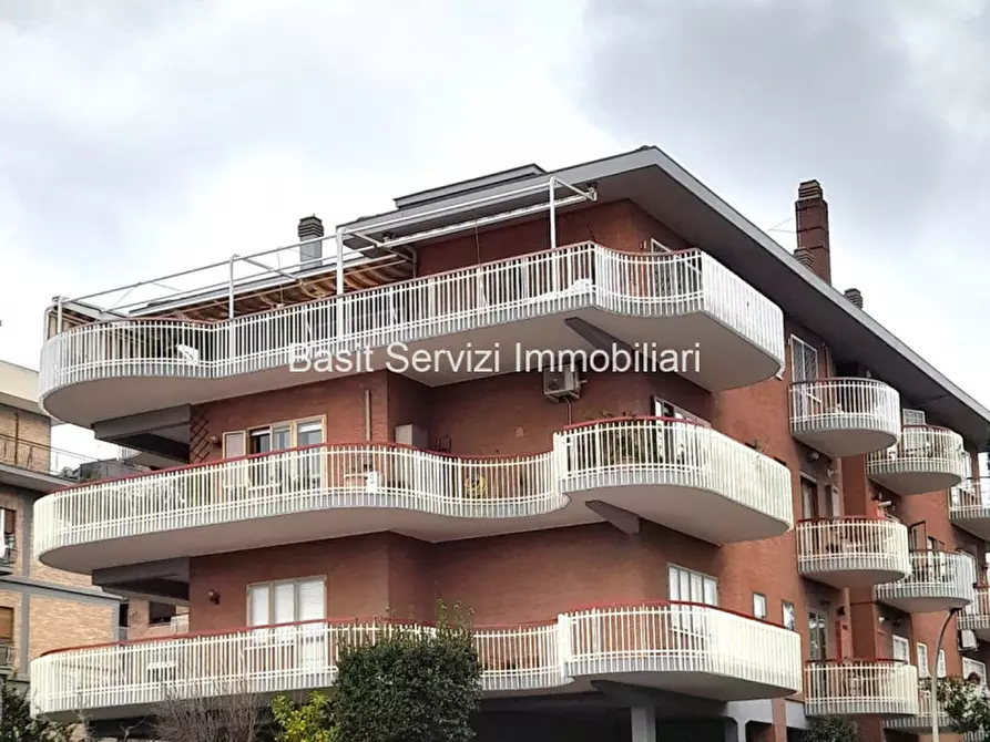 Immagine 12 di Appartamento in vendita  in Via Andrea del Verrocchio a Roma