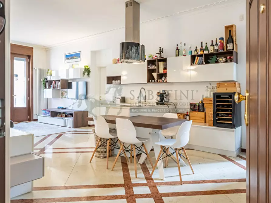 Immagine 3 di Appartamento in vendita  in Via Giovanni da Milano 6 a Milano