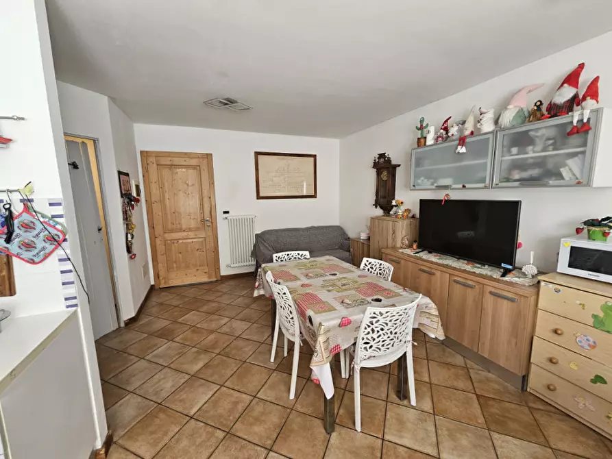 Immagine 6 di Appartamento in vendita  in Via Brescia, n.41 a Dimaro Folgarida