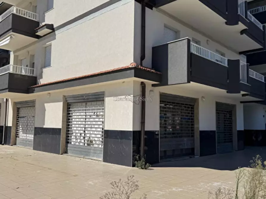 Immagine 1 di Negozio in vendita  a Modica
