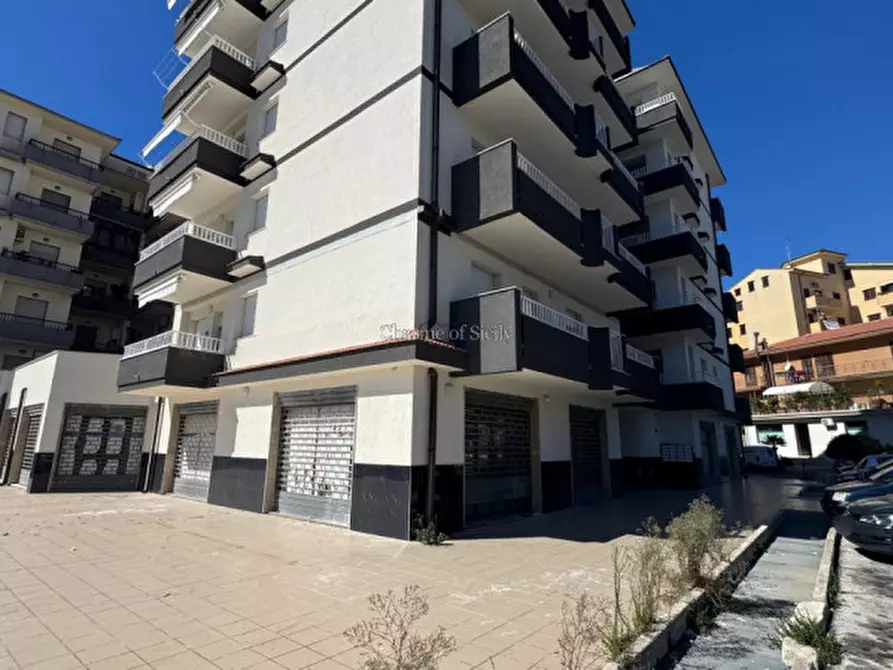 Immagine 4 di Negozio in vendita  a Modica