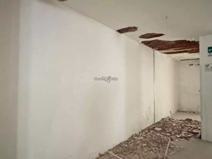 Immagine 5 di Negozio in vendita  a Modica