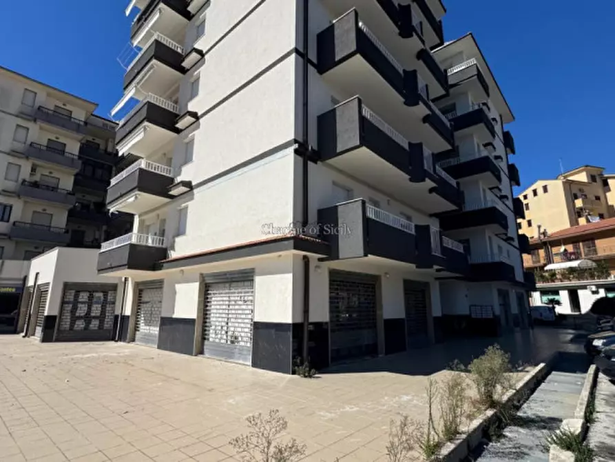 Immagine 6 di Negozio in vendita  a Modica