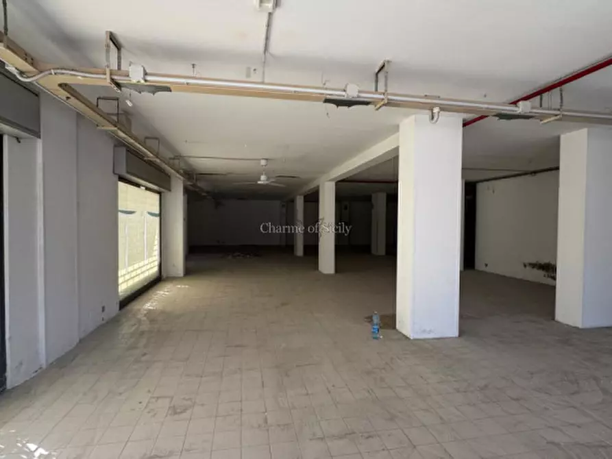 Immagine 7 di Negozio in vendita  a Modica
