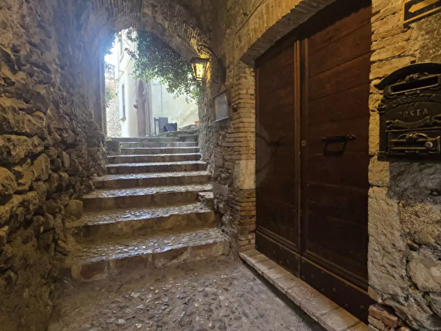 Immagine 1 di Attività commerciale in vendita  in VICO DEL SACRAMENTO, 2 a Stroncone