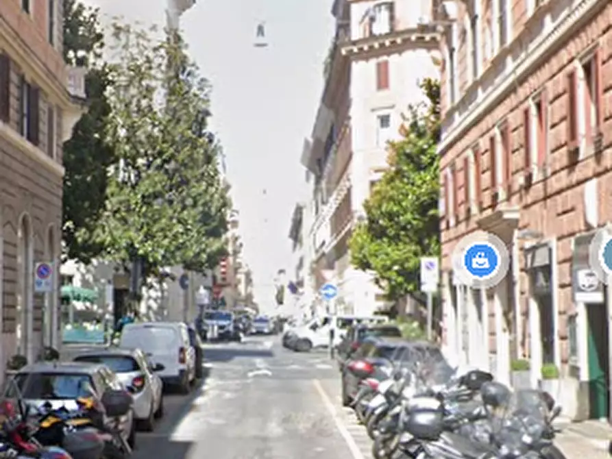 Immagine 7 di Appartamento in vendita  in Via Lazio a Roma