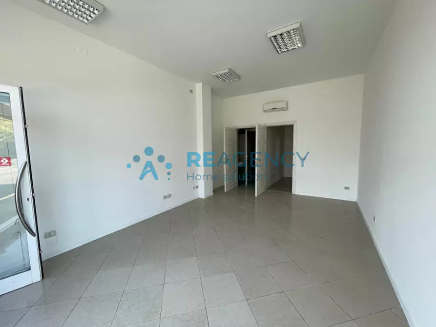 Immagine 1 di Negozio in affitto  in viale trieste a Vicenza