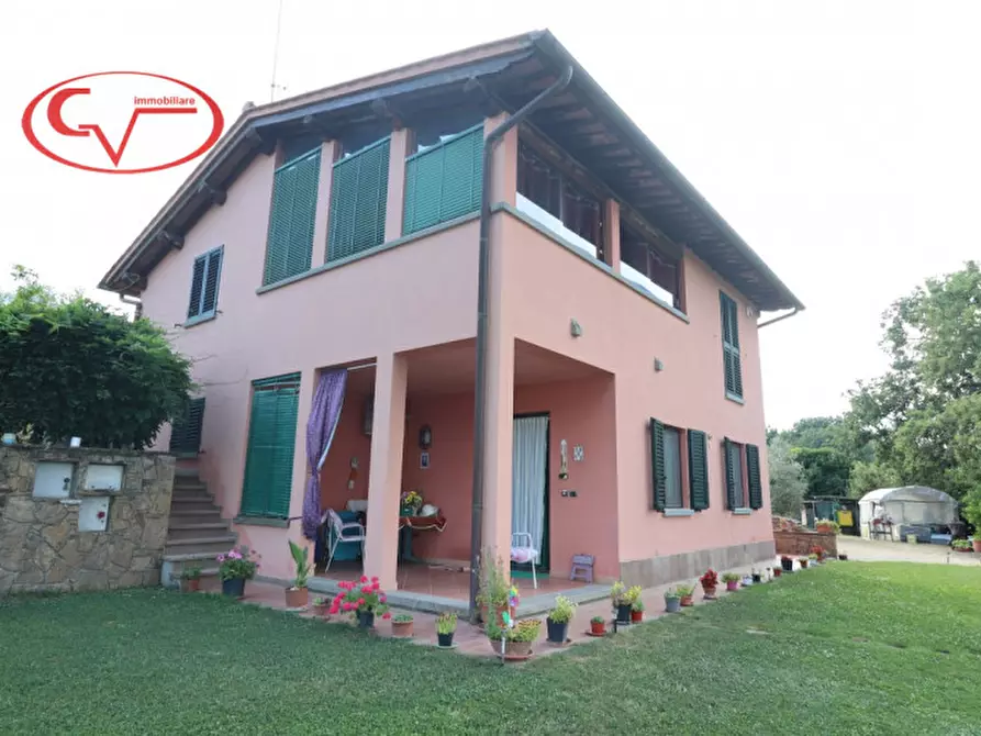Immagine 10 di Villa in vendita  in Via di Nusenna a Montevarchi