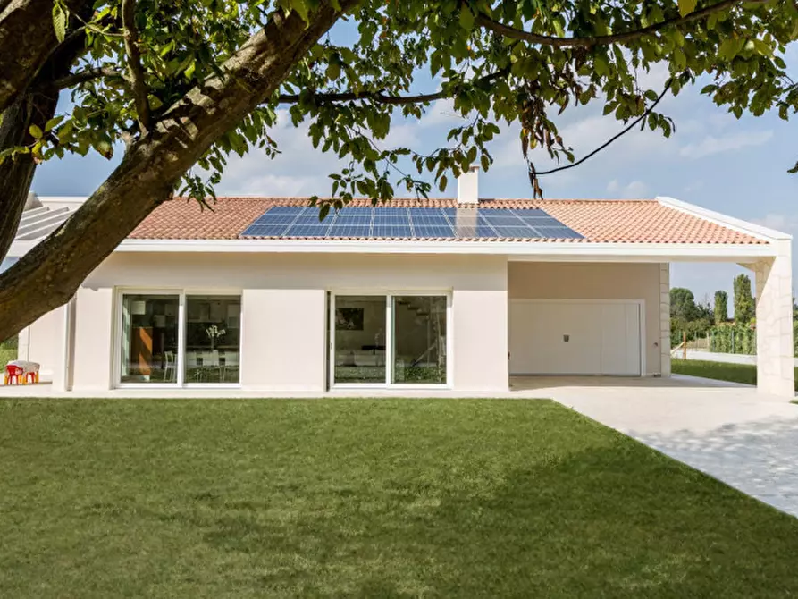 Immagine 1 di Casa indipendente in vendita  in Via Biasiole a Galzignano Terme