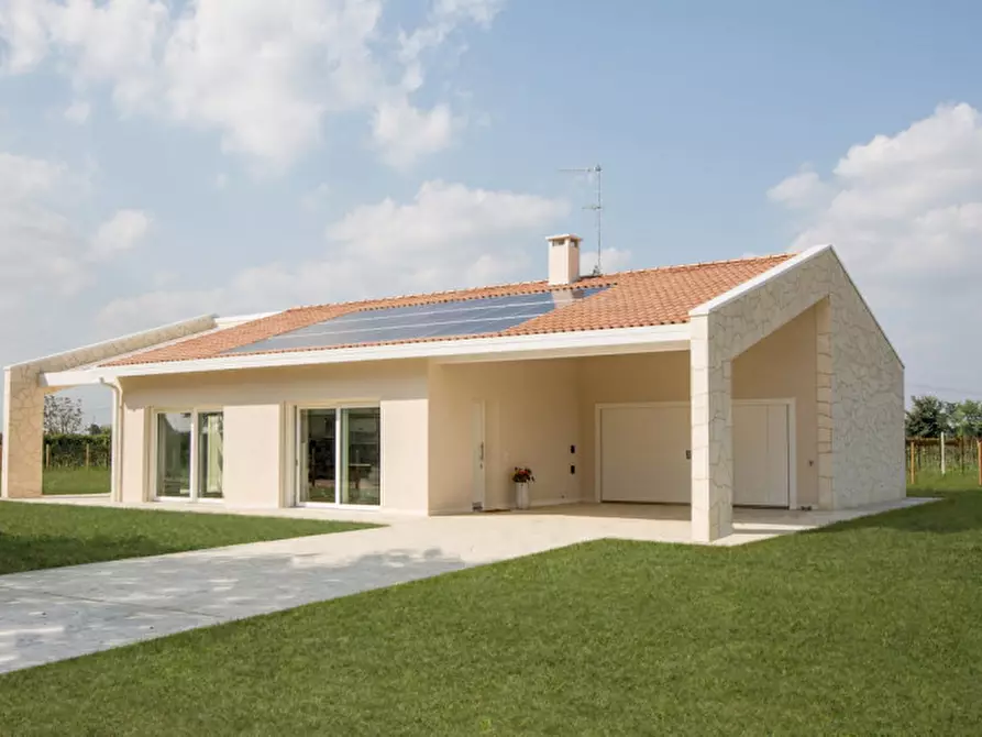 Immagine 2 di Casa indipendente in vendita  in Via Biasiole a Galzignano Terme