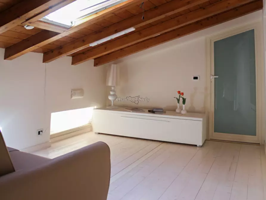 Immagine 18 di Loft/Open space in vendita  a Modica