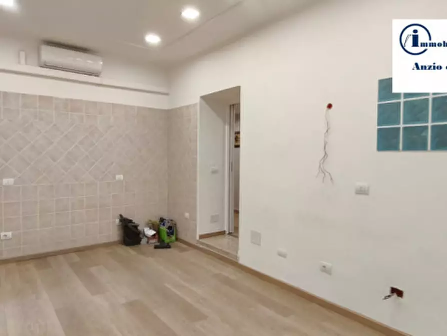 Immagine 11 di Appartamento in vendita  in Via Fanciulla d'Anzio a Anzio