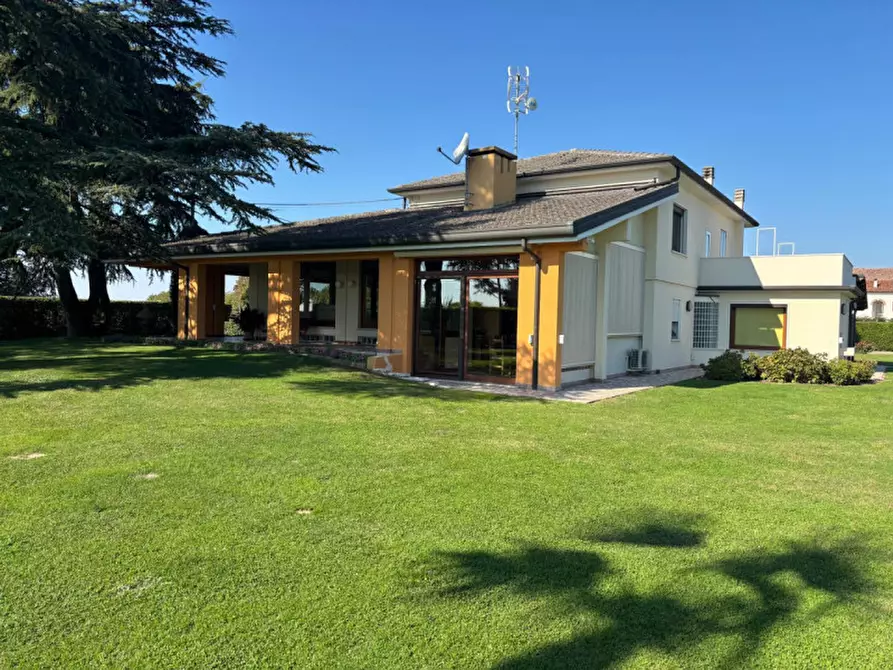 Immagine 1 di Villa in vendita  in VIA ROMA a Vo
