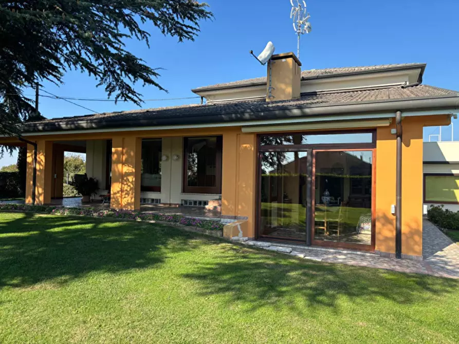 Immagine 3 di Villa in vendita  in VIA ROMA a Vo