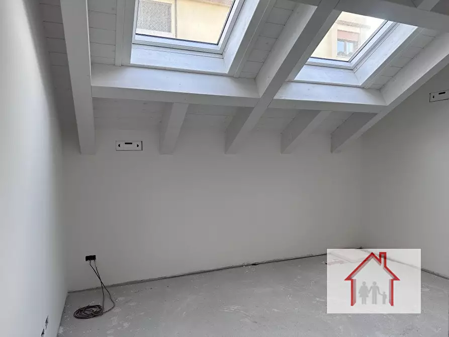 Immagine 11 di Attico in vendita  a Treviso