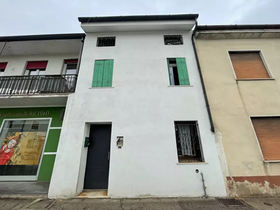 Immagine 1 di Villetta a schiera in vendita  in Via Tavernelle a Altavilla Vicentina