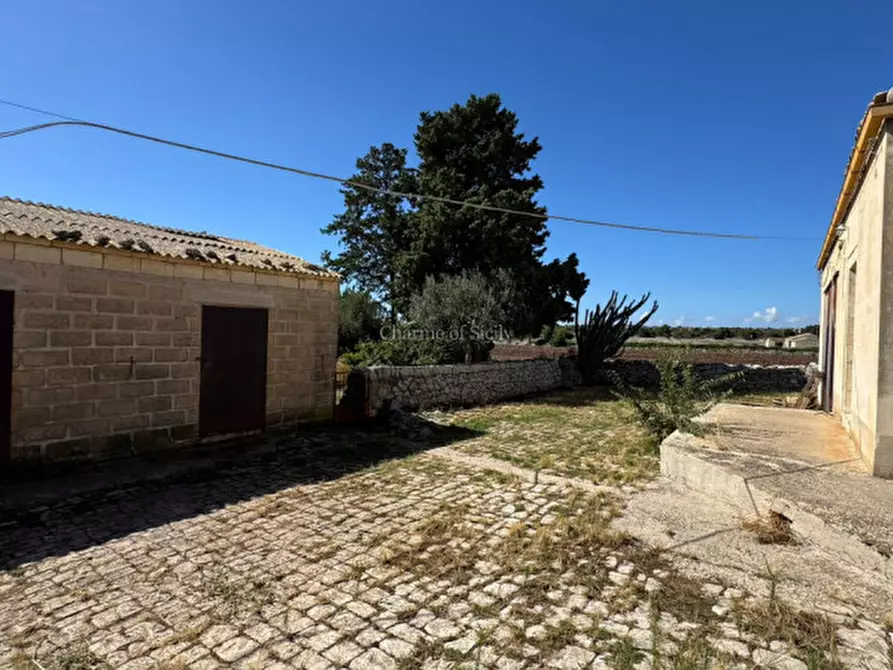 Immagine 36 di Rustico / casale in vendita  a Modica