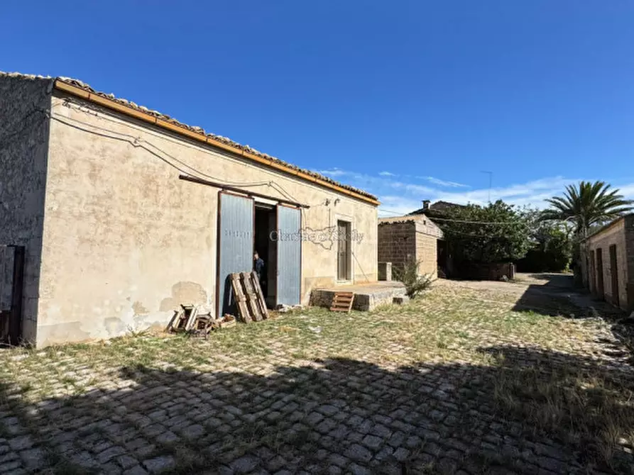 Immagine 43 di Rustico / casale in vendita  a Modica