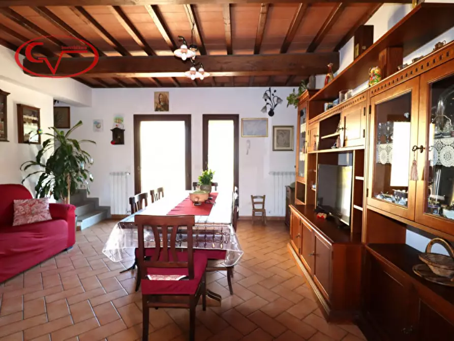 Immagine 25 di Villetta a schiera in vendita  in Via Diga a Cavriglia