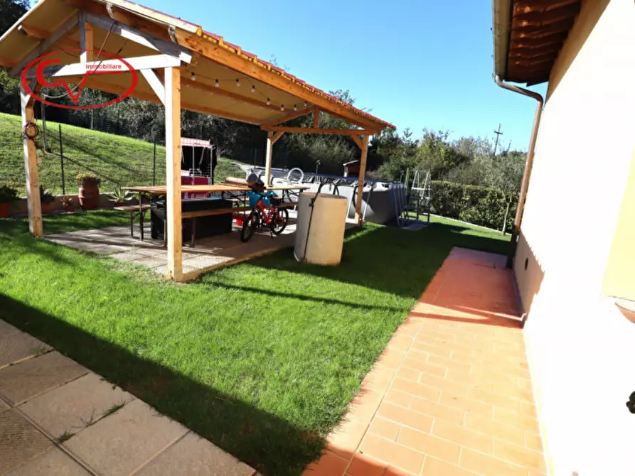 Immagine 29 di Villetta a schiera in vendita  in Via Diga a Cavriglia