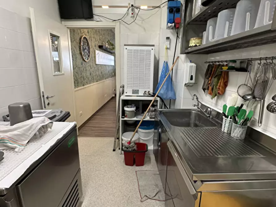 Immagine 19 di Attività commerciale in vendita  in viale carducci 8 a Cesenatico