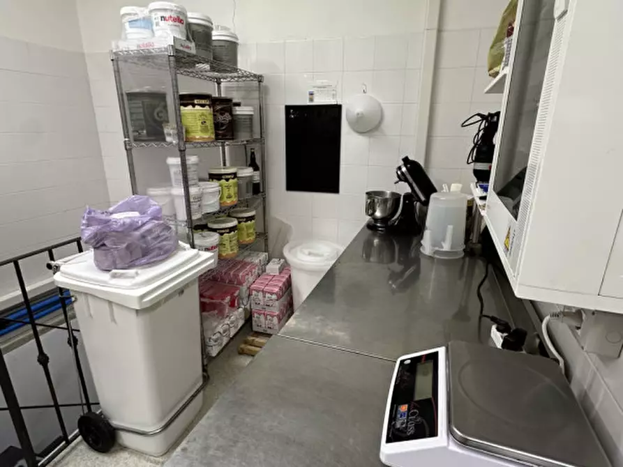 Immagine 21 di Attività commerciale in vendita  in viale carducci 8 a Cesenatico