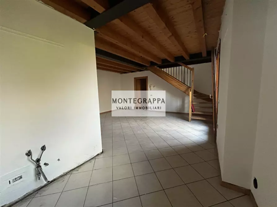 Immagine 2 di Appartamento in vendita  in Via Fabia a Fonte