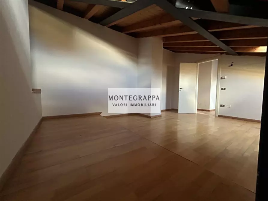 Immagine 7 di Appartamento in vendita  in Via Fabia a Fonte