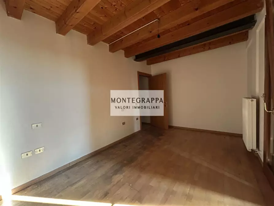 Immagine 11 di Appartamento in vendita  in Via Fabia a Fonte