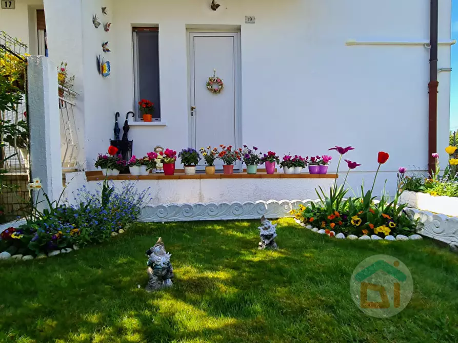 Immagine 1 di Villetta a schiera in vendita  in VIA Alessandro Manzoni a Gradisca D'isonzo