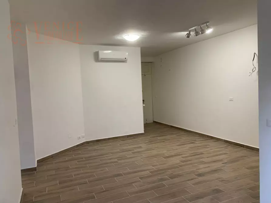 Immagine 3 di Appartamento in vendita  a Venezia