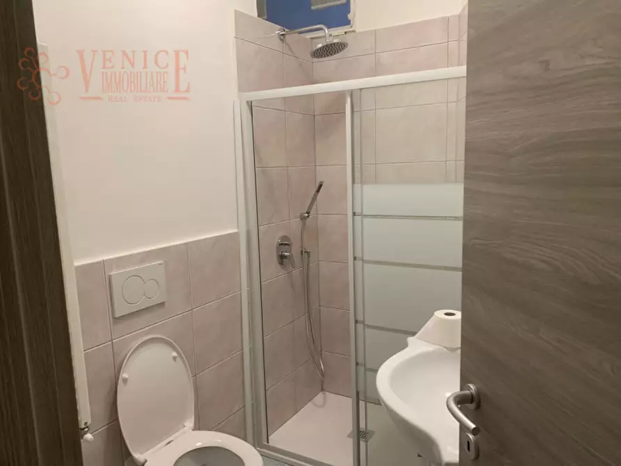 Immagine 9 di Appartamento in vendita  a Venezia