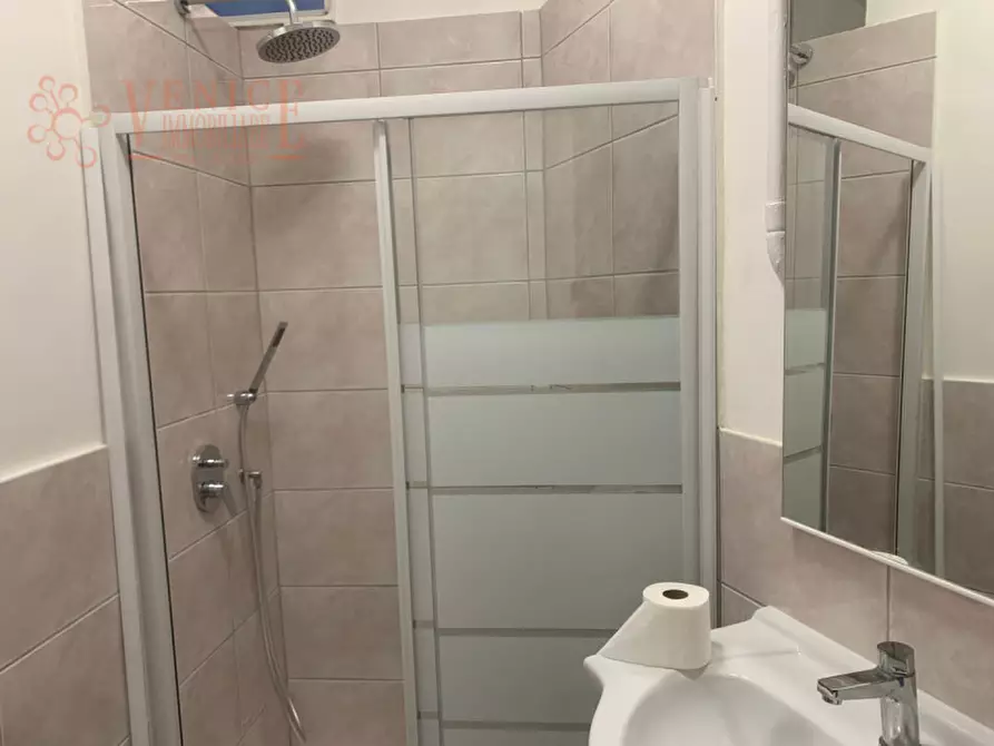 Immagine 11 di Appartamento in vendita  a Venezia