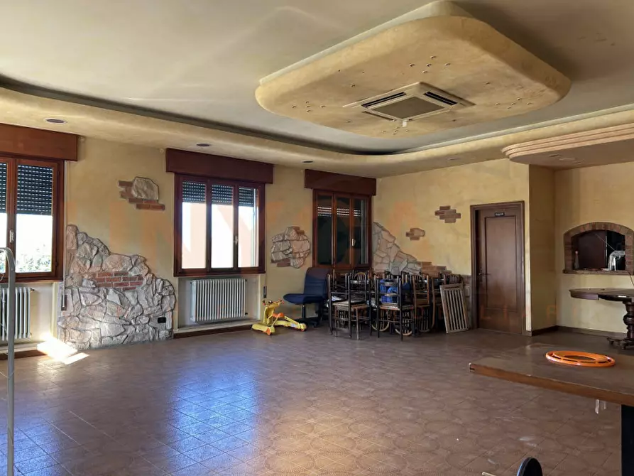 Immagine 1 di Magazzino in vendita  in Via Molini a Veggiano