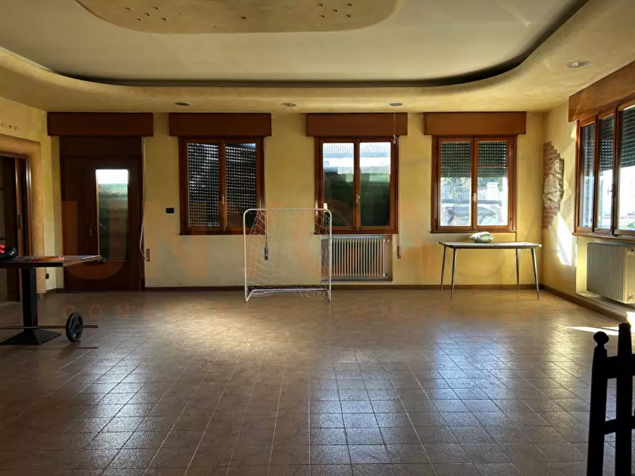 Immagine 2 di Magazzino in vendita  in Via Molini a Veggiano
