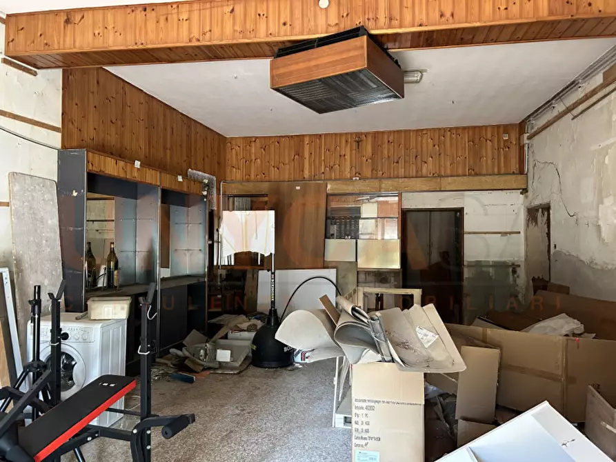 Immagine 3 di Magazzino in vendita  in Via Molini a Veggiano
