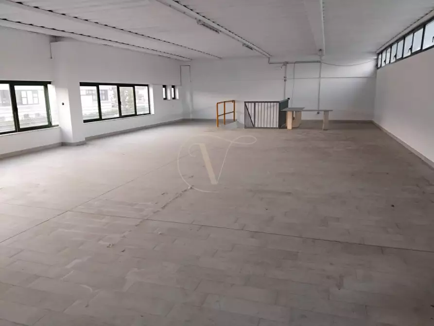 Immagine 5 di Laboratorio in affitto  in Via IV Novembre a Zugliano