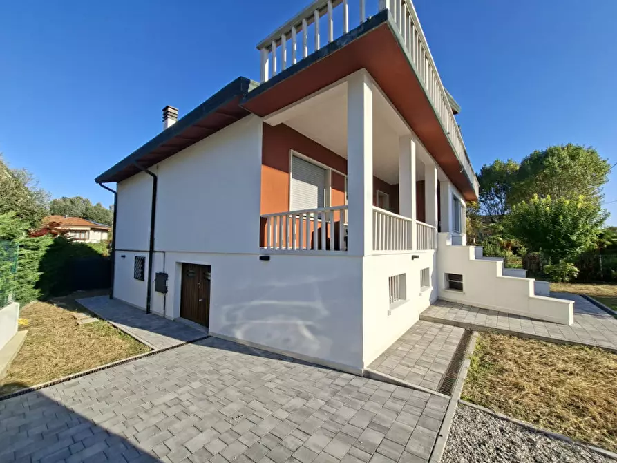 Immagine 3 di Villa in vendita  in Via argine sinistro novissimo a Mira