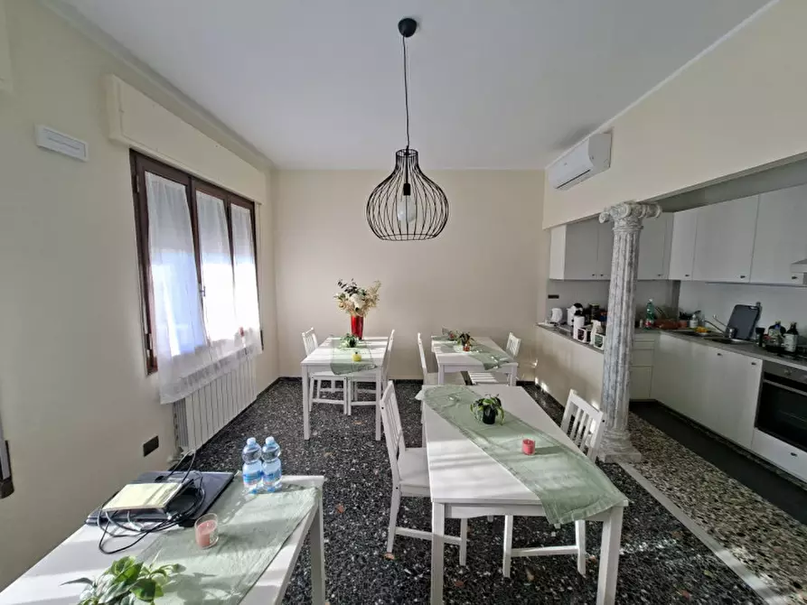 Immagine 7 di Villa in vendita  in Via argine sinistro novissimo a Mira