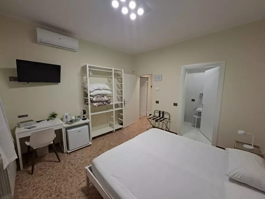 Immagine 16 di Villa in vendita  in Via argine sinistro novissimo a Mira