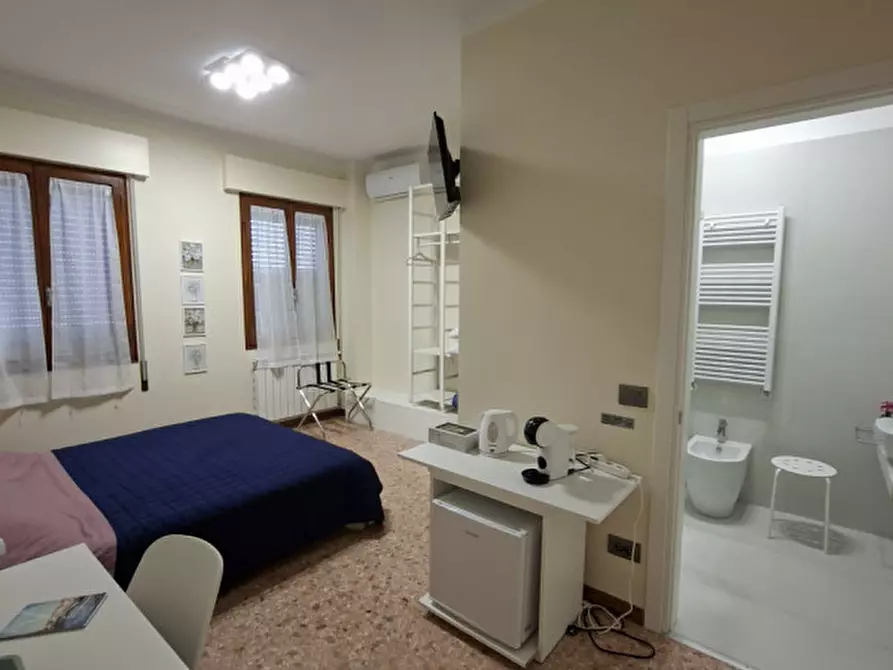 Immagine 18 di Villa in vendita  in Via argine sinistro novissimo a Mira