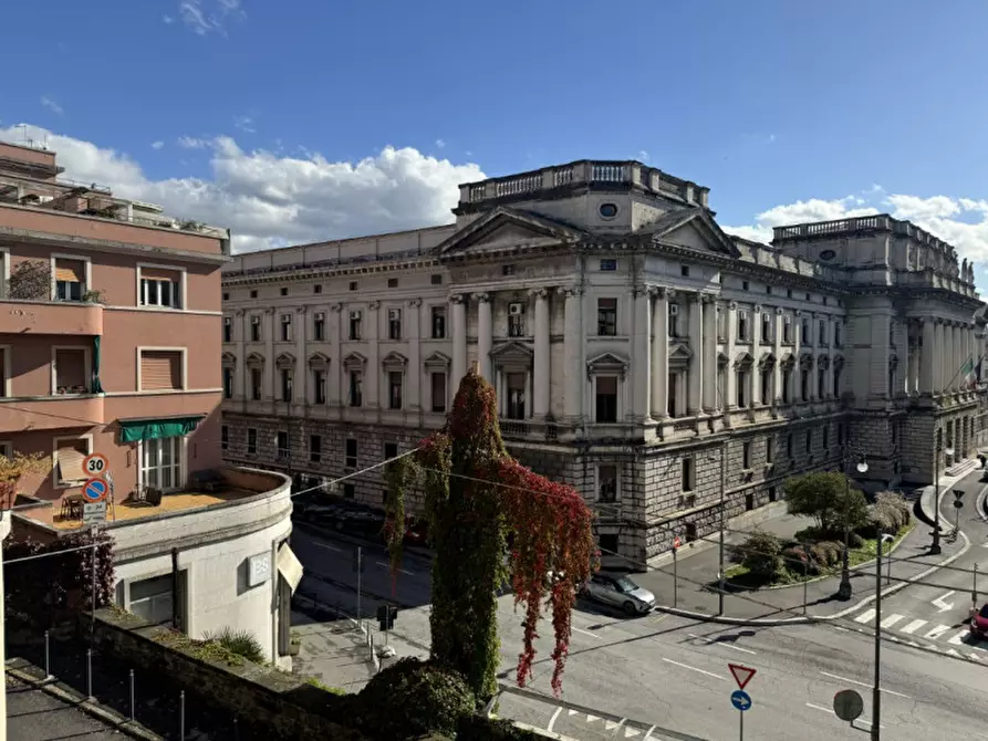 Immagine 3 di Appartamento in vendita  in VIA DI ROMAGNA 32 a Trieste