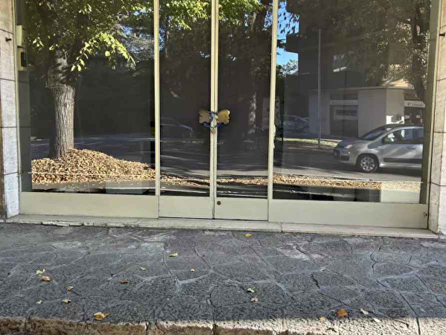 Immagine 1 di Negozio in affitto  in Via Jacopo Facciolati a Padova