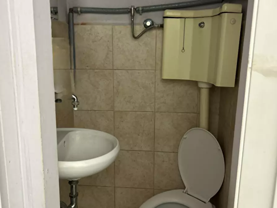 Immagine 5 di Negozio in affitto  in Via Jacopo Facciolati a Padova