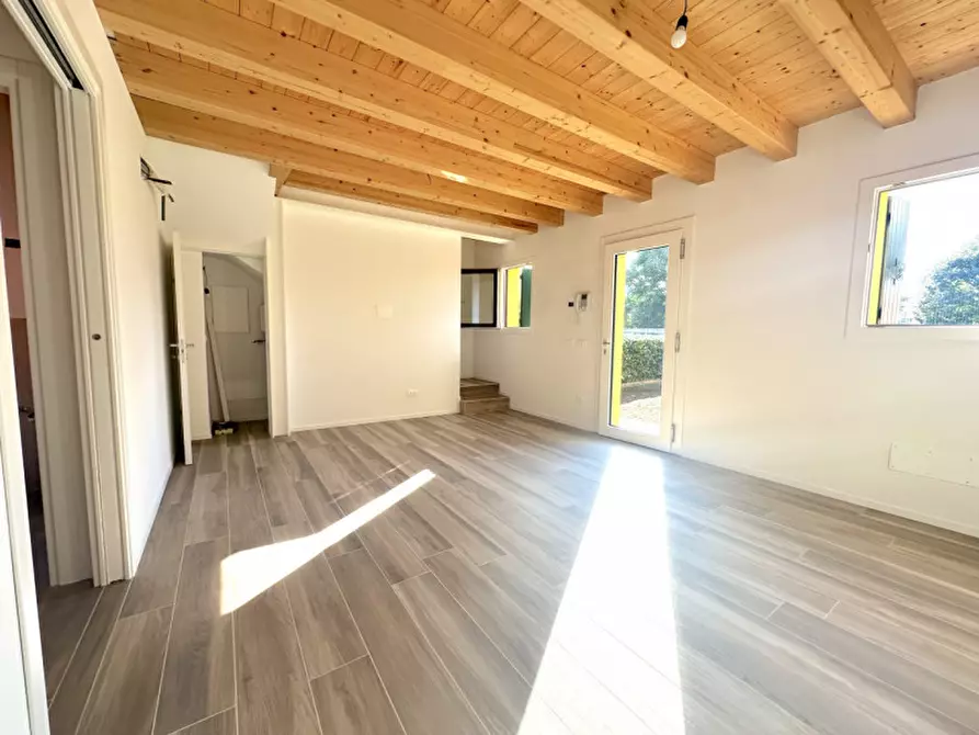 Immagine 1 di Villetta a schiera in vendita  in lungargine brusegana 3 a Padova