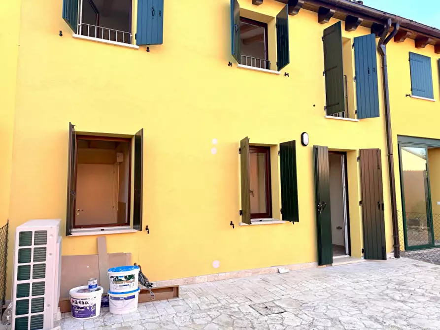 Immagine 2 di Villetta a schiera in vendita  in lungargine brusegana 3 a Padova